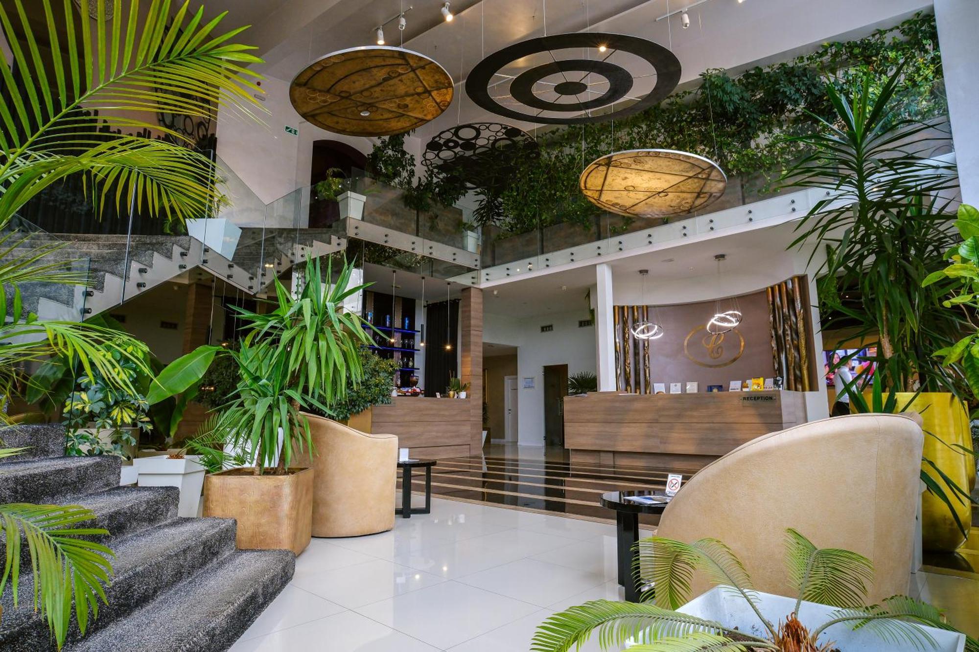 Hotel Crystal Light Ниш Экстерьер фото