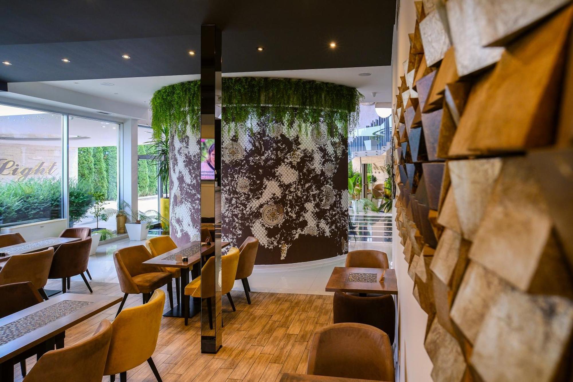 Hotel Crystal Light Ниш Экстерьер фото