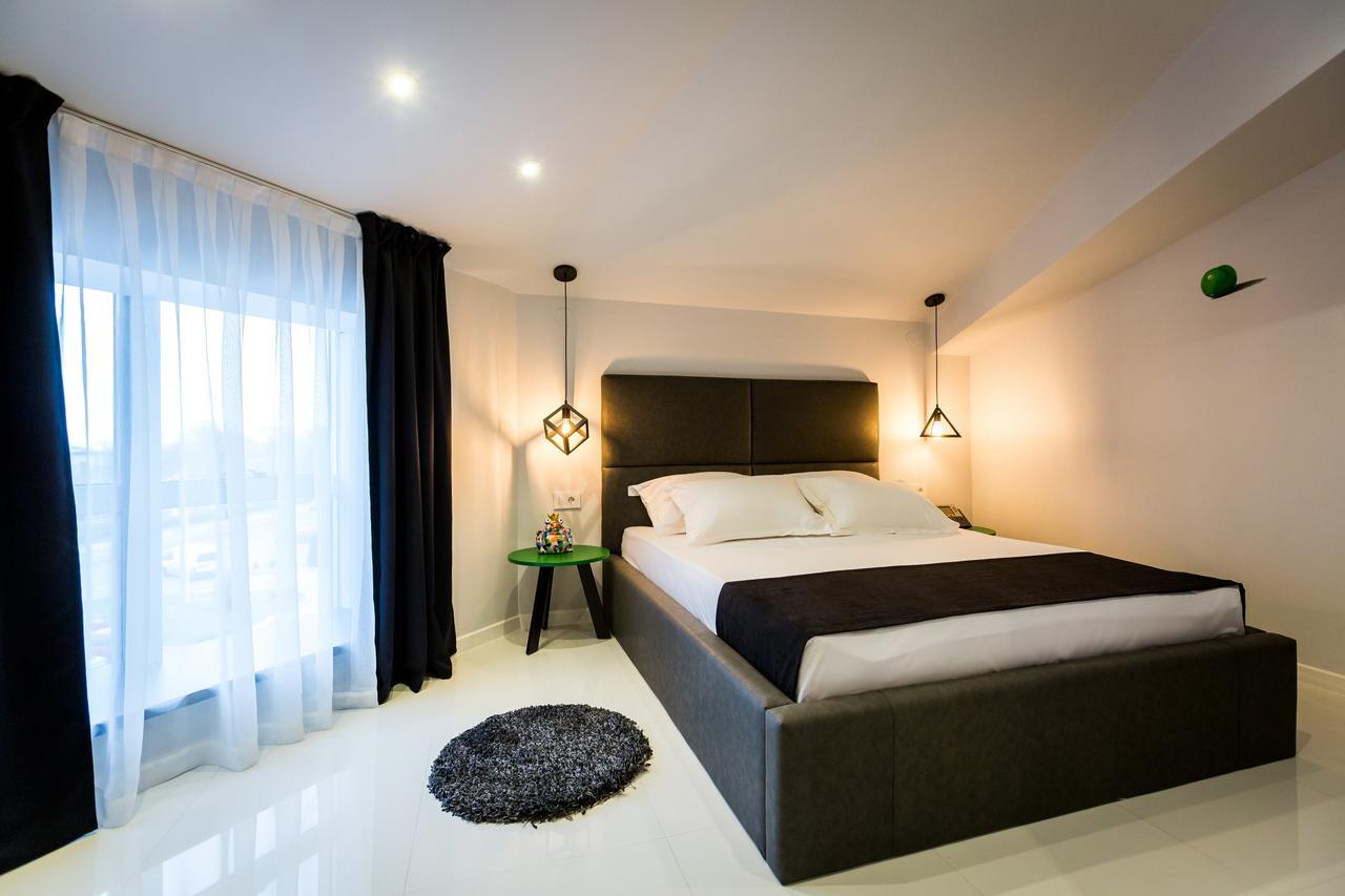 Hotel Crystal Light Ниш Экстерьер фото
