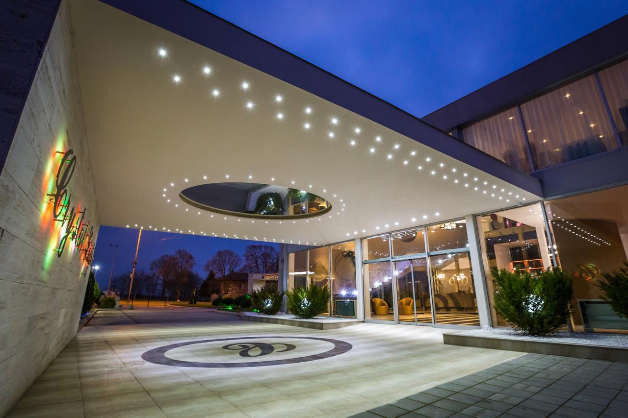 Hotel Crystal Light Ниш Экстерьер фото