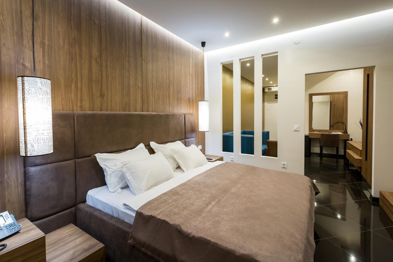 Hotel Crystal Light Ниш Экстерьер фото