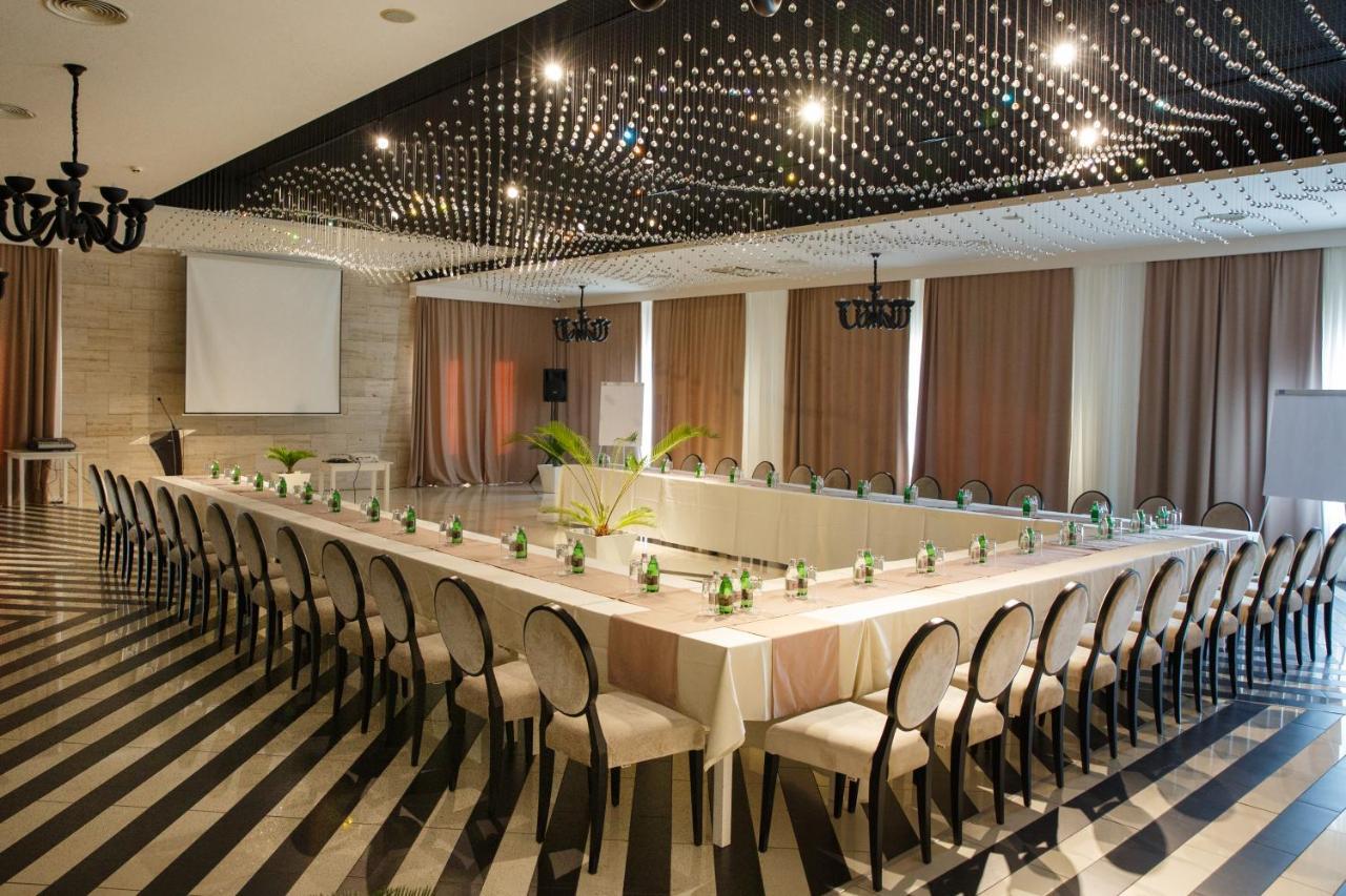 Hotel Crystal Light Ниш Экстерьер фото